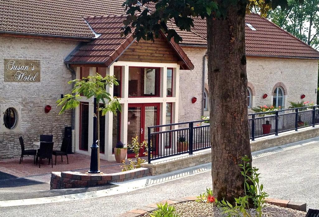 Logis Hostellerie La Chaumiere Arsonval Екстер'єр фото